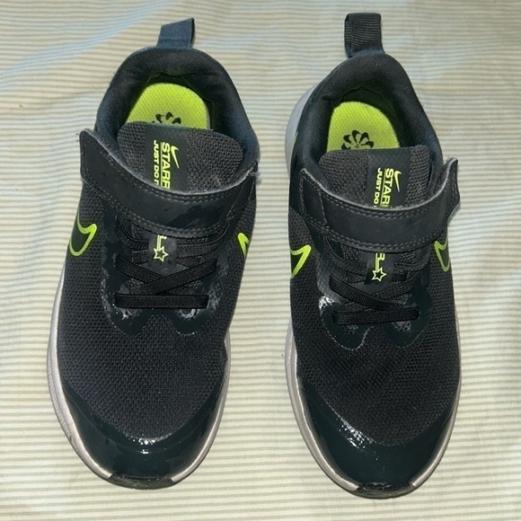 Nike Other - Used Nike unisex-child Sneaker